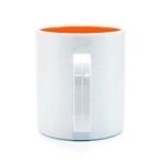 caneca-de-plastico-branco-fundo-laranja-1