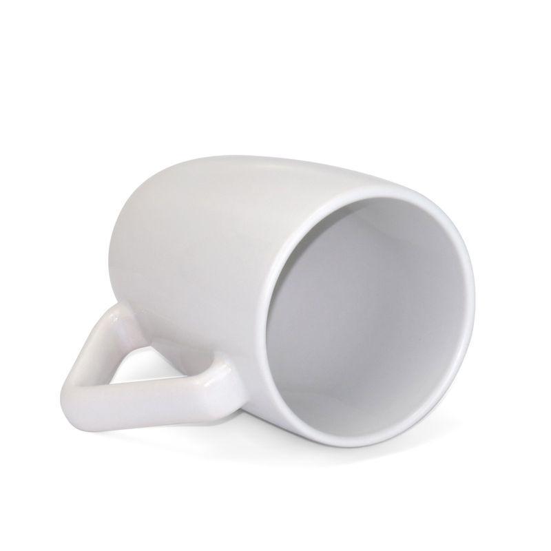 caneca-branca-com-alca-triangulo
