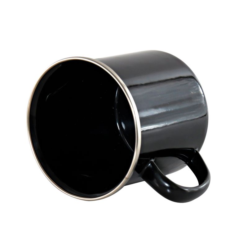 caneca-de-metal-preta-com-borda-prata-2
